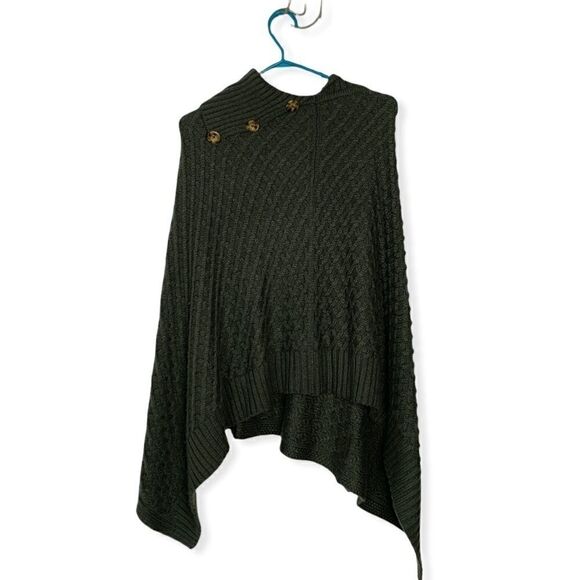 LORD And Taylor Knitted Poncho - Picture 1 of 8